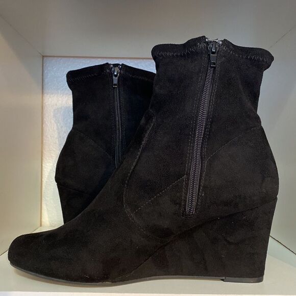 Lane Bryant Womens Black Suede Wedge Ankle Boots Classic Minimalist Everyday - Picture 6 of 13